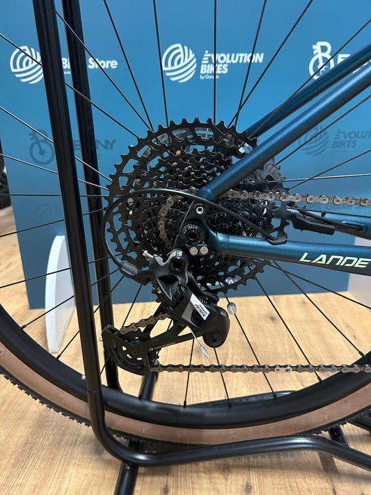 Megamo Lande (25) Tamaño M - Prueba de demostración