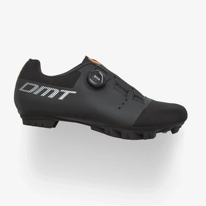 DMT KM4 2025 schoenen