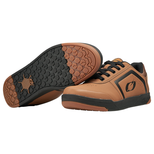 O'Neal cubrió los zapatos planos v.25