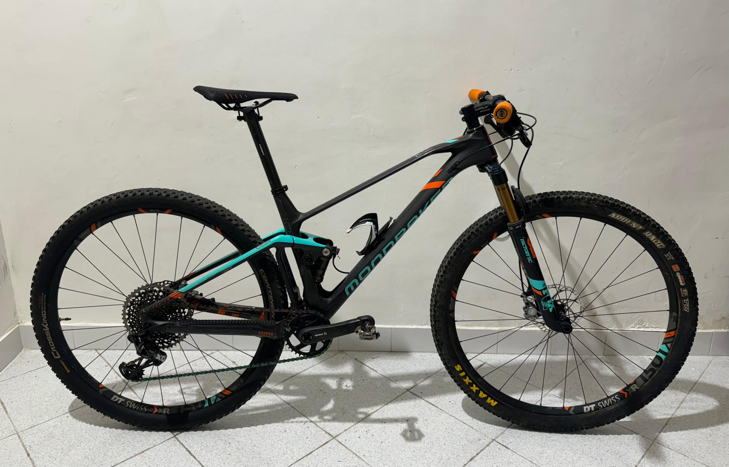 Mondraker F-podiumkoko M - käytetty