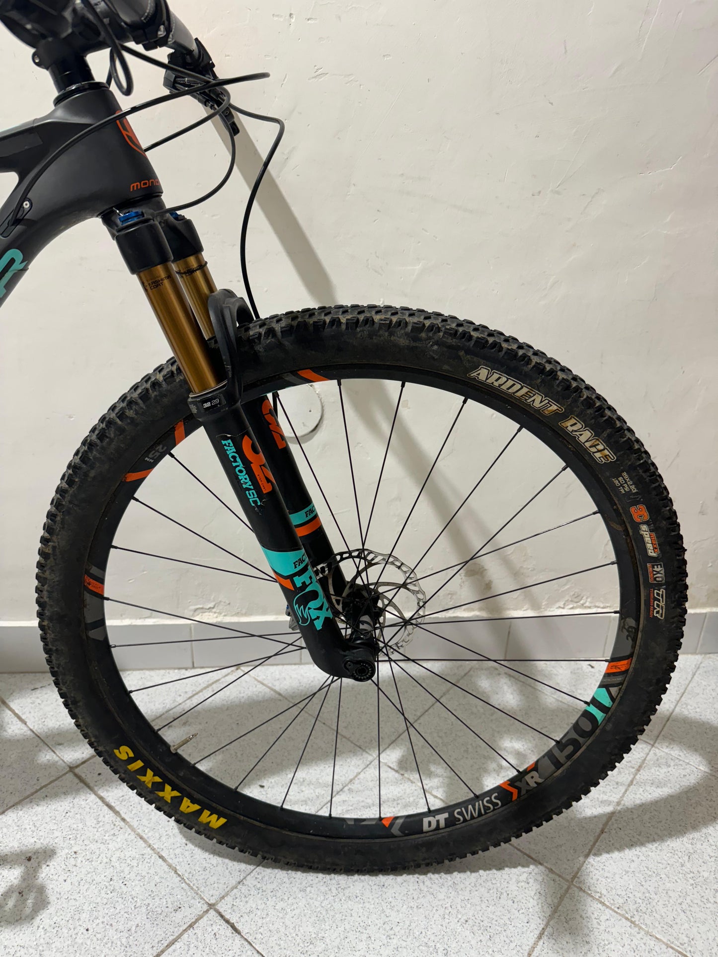 Mondraker F-podiumkoko M - käytetty