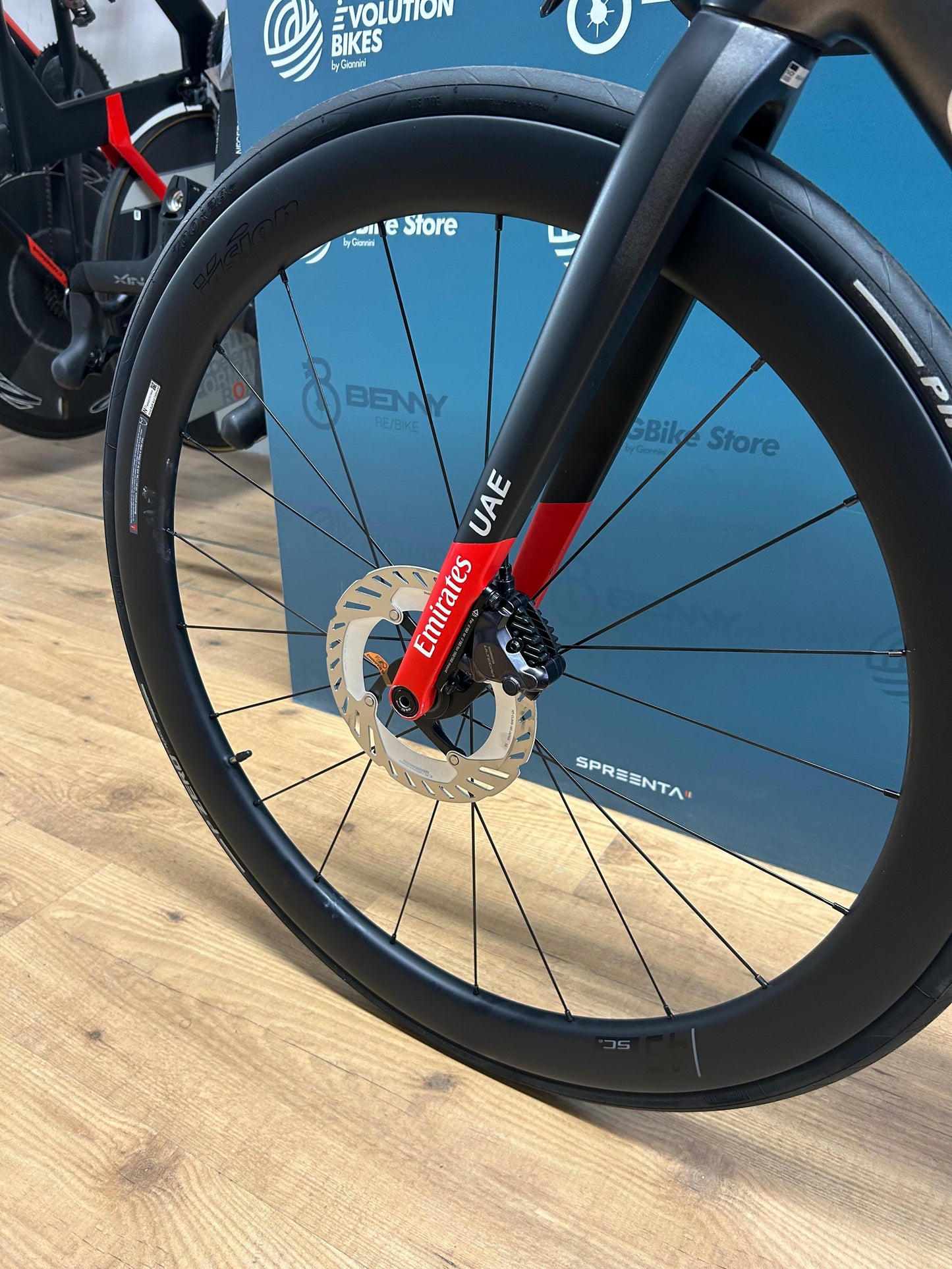 Colnago V4RS VAE Emirates Größe 455 - verwendet