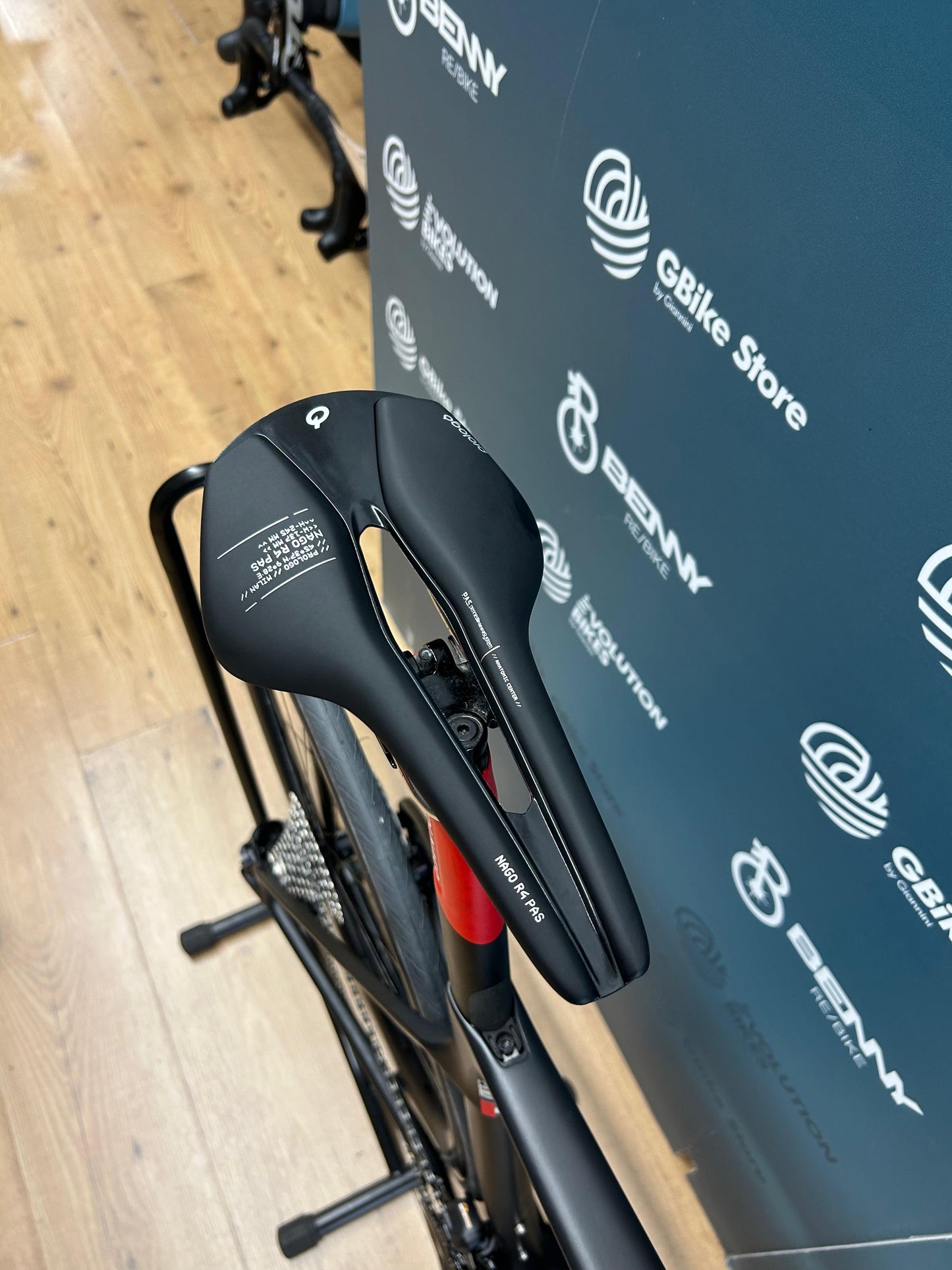 Colnago V4RS UAE EMIRATES Taille 510 - Test de démonstration