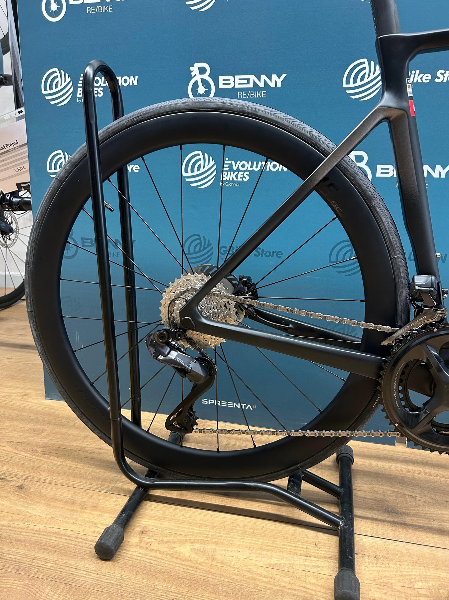 Colnago V4RS UAE EMIRATES Taille 510 - Test de démonstration