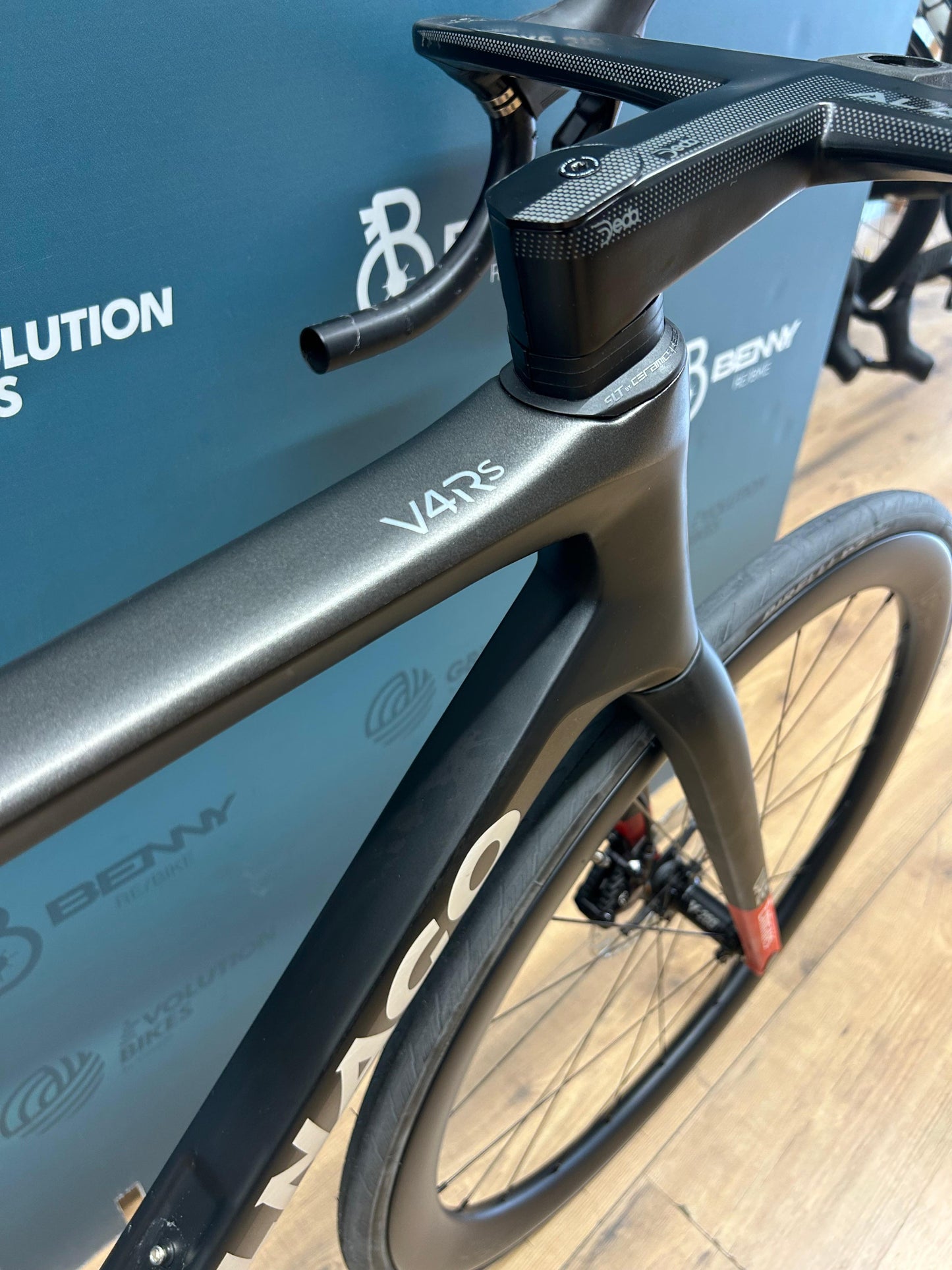 Colnago V4RS UAE EMIRATES Taille 510 - Test de démonstration