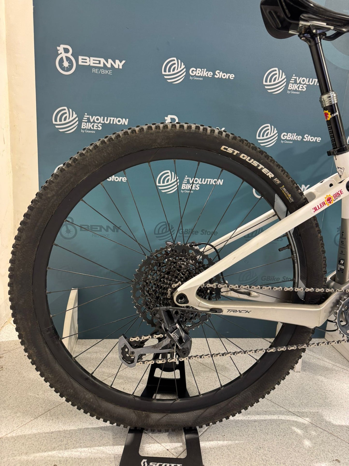 Megamo Track Size S - Used