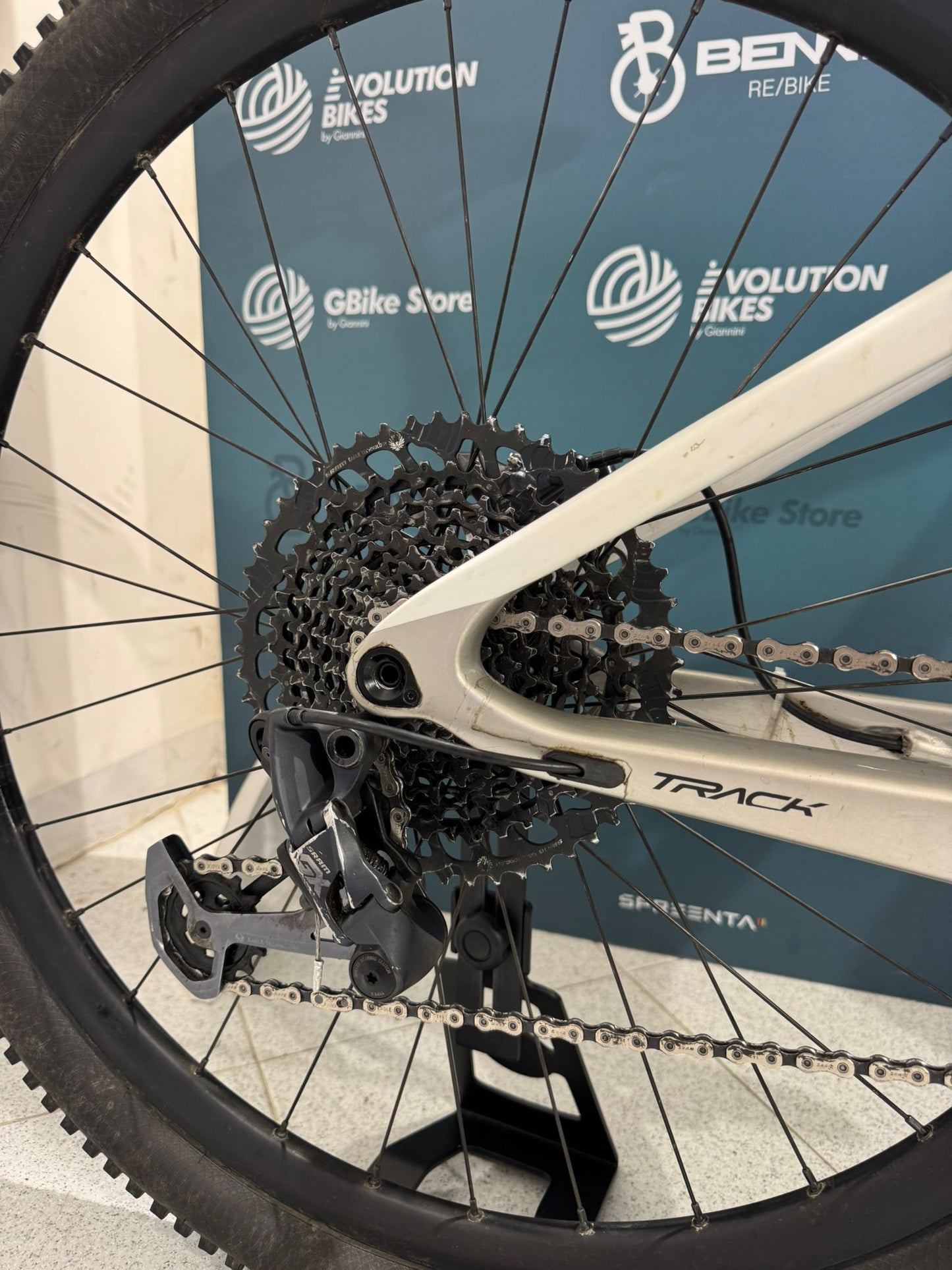 Megamo Track Size S - Used