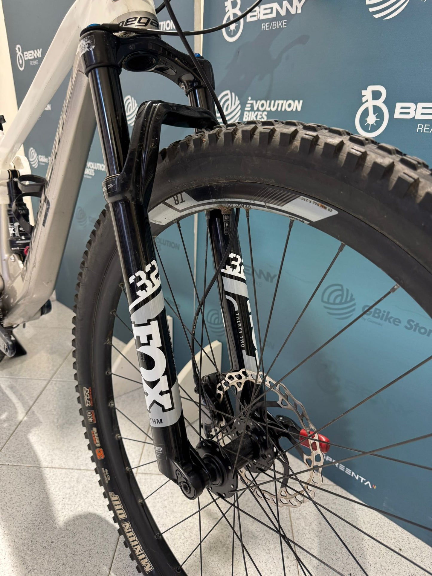 Megamo Track Size S - Used