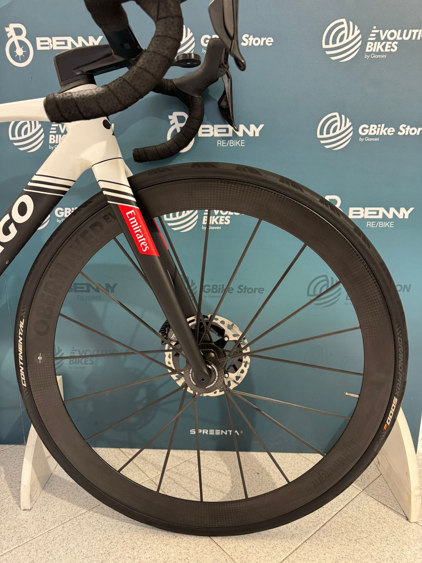 Colnago V5Rs Dura-Ace R9270 Di2 12v Léger Taille 45,5 - Occasion