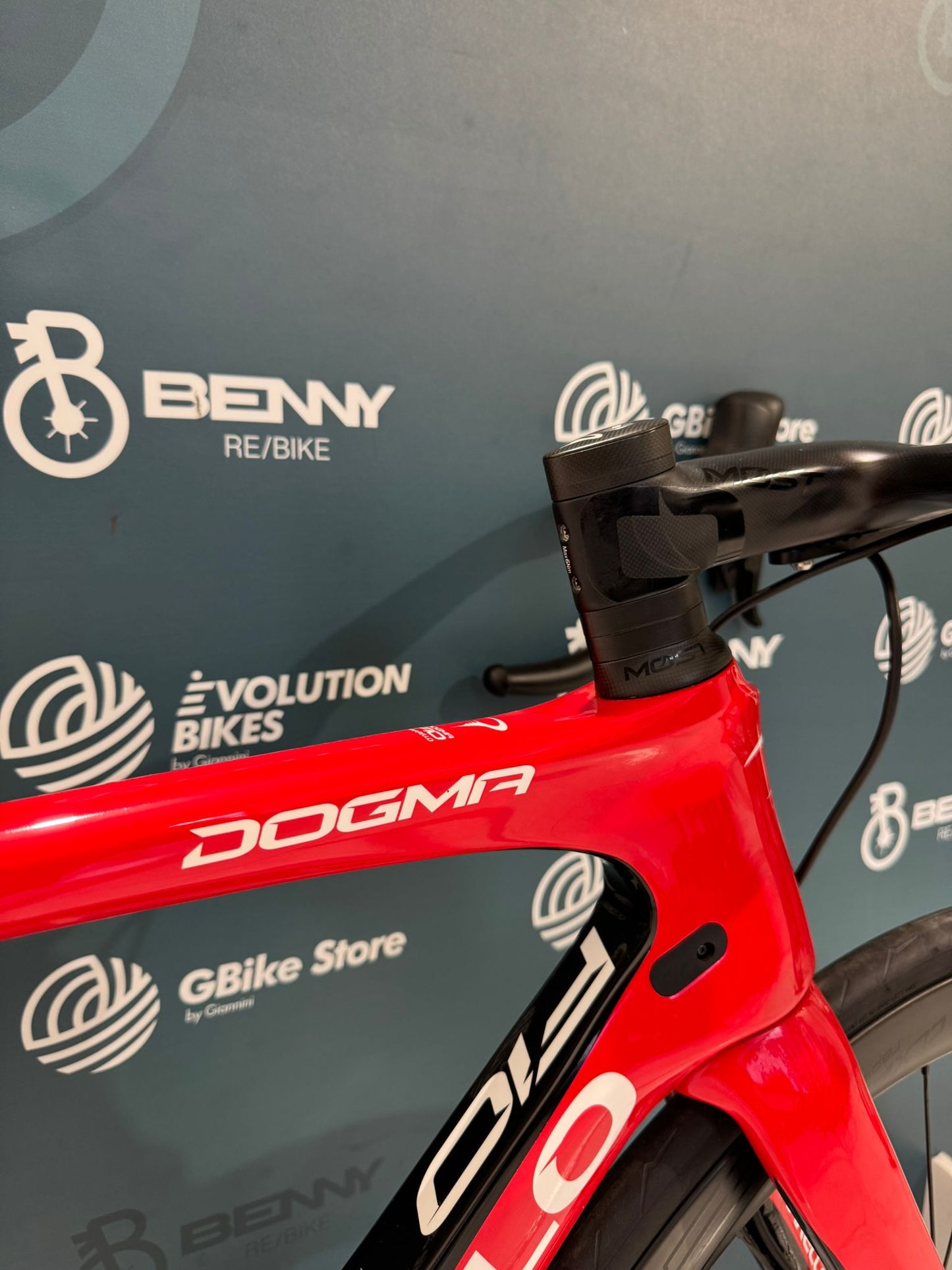 Pinarello Dogma F10 Disc AXS Size 54 - Used