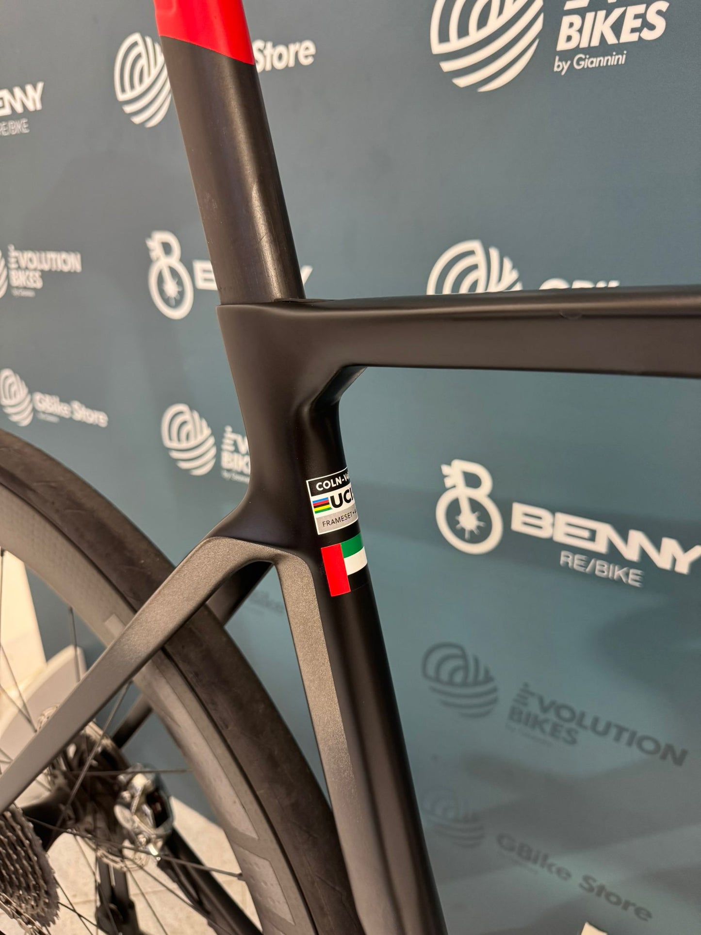 Colnago V4Rs AXS Zjednoczone Emiraty Arabskie, rozmiar 510 - Używane