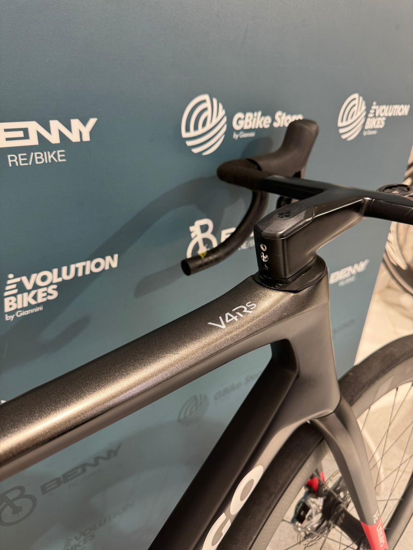 Colnago V4Rs AXS Zjednoczone Emiraty Arabskie, rozmiar 510 - Używane