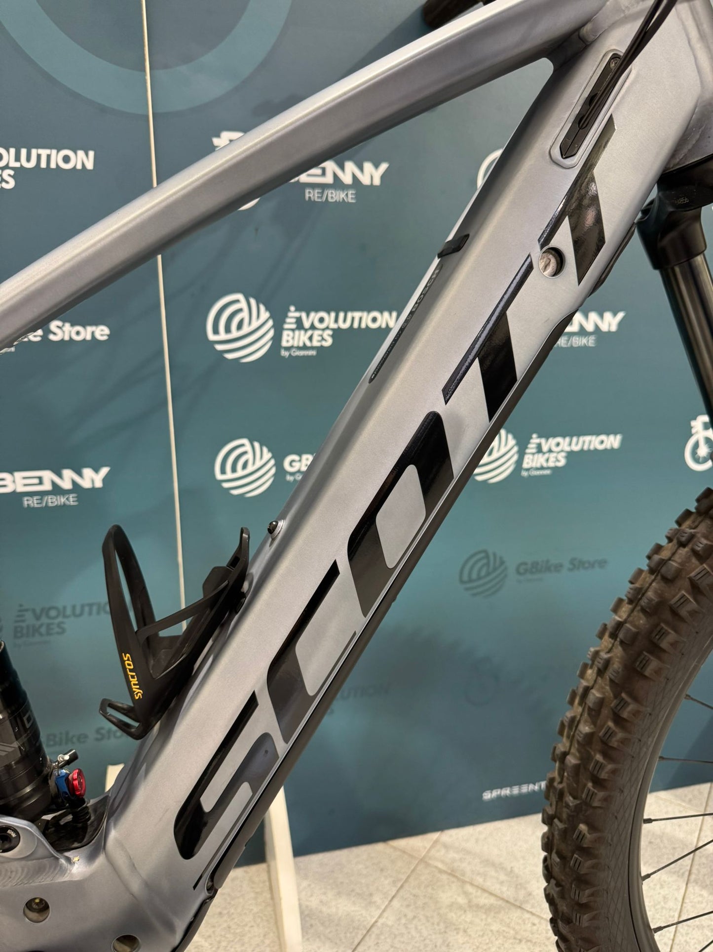 Scott Geniusz eRide 930 w rozmiarze L - Używany