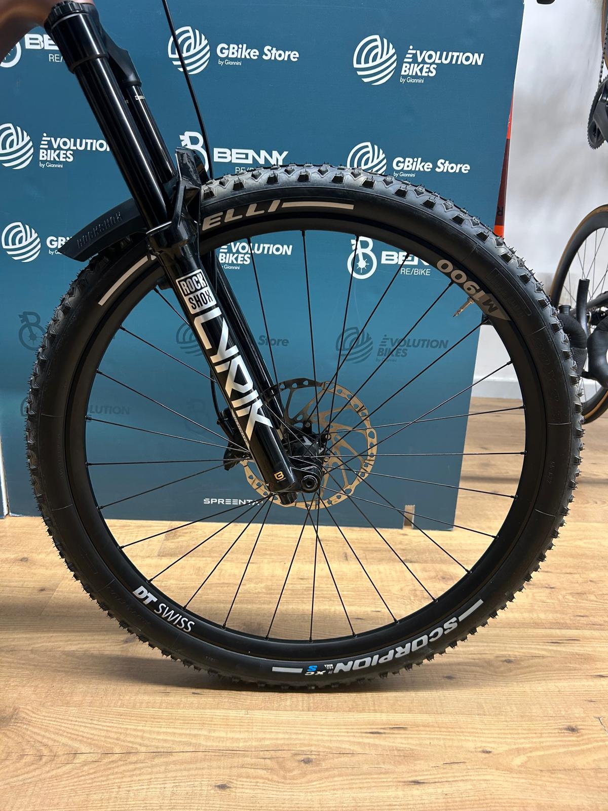 Megamo Native 10 Size L - Used