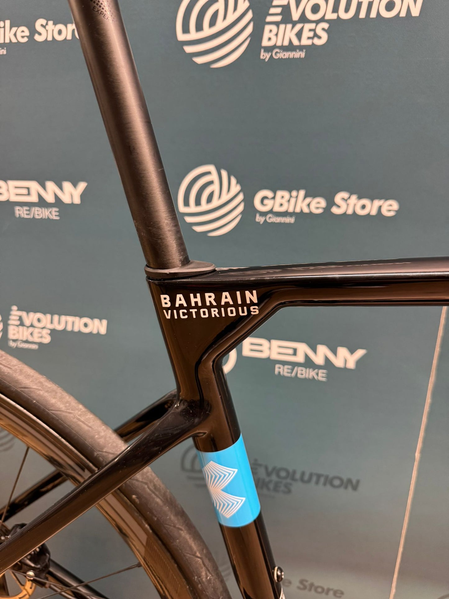 Escultura Mérida Bahréin Tamaño Victorioso S - Usado