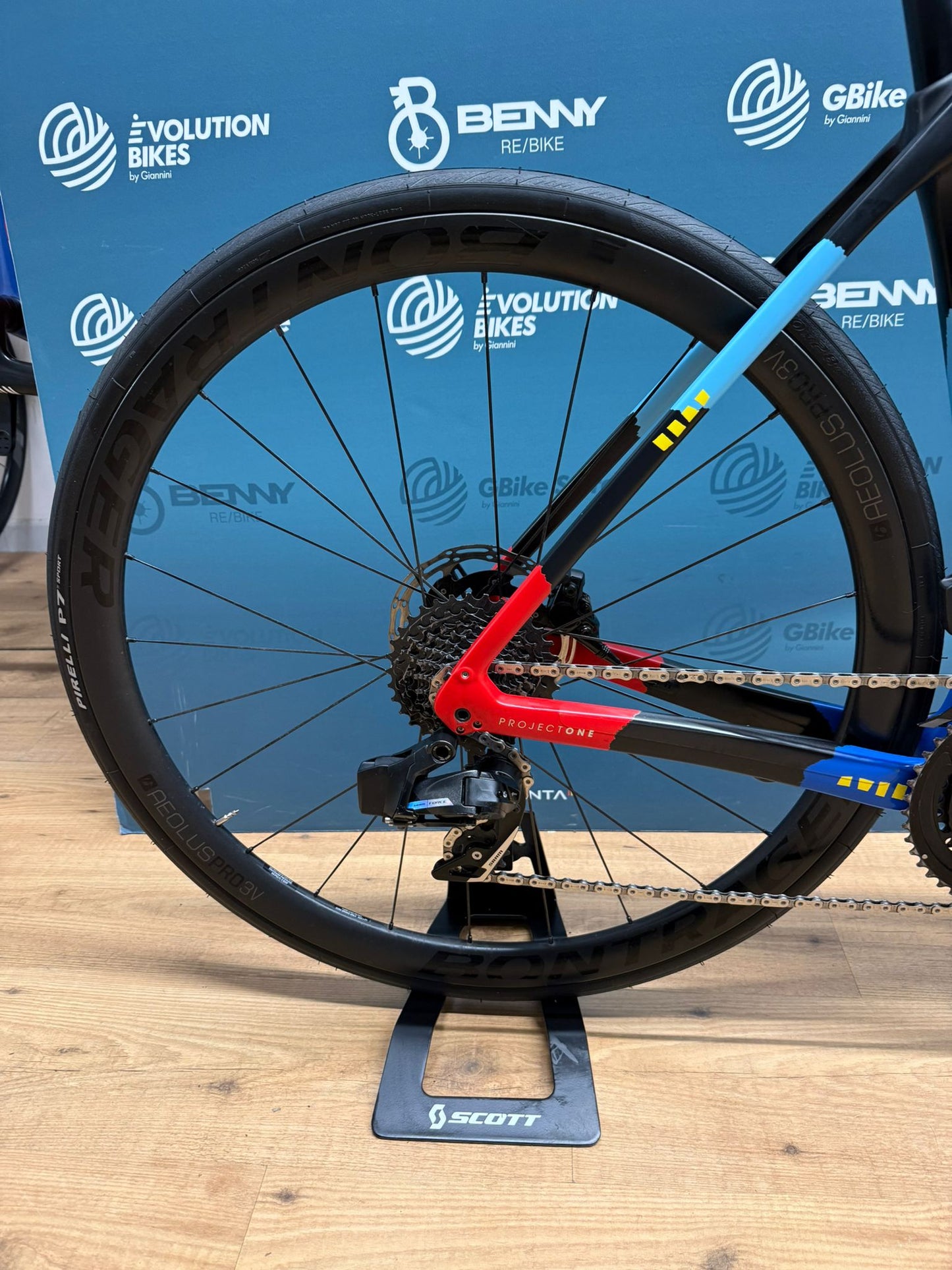 Trek Domane SLR 7 AXS Team Replica Größe 54 - Gebraucht