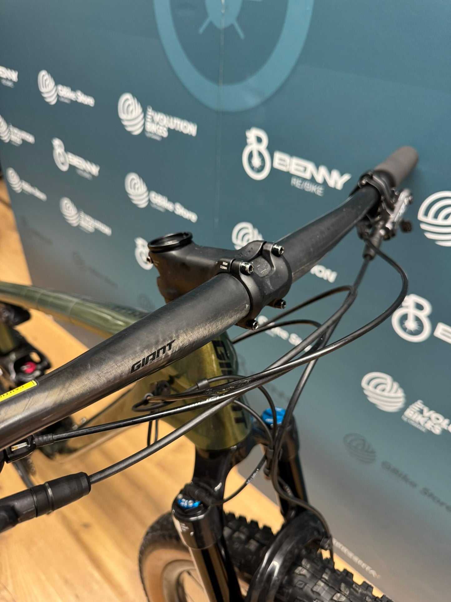 Hymne géant Pro 1 taille L - Utilisé