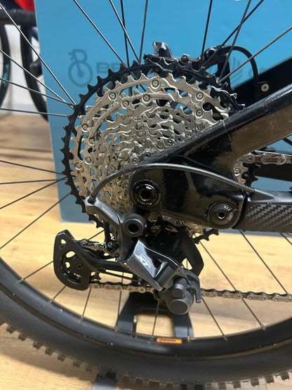 Rozmiar karbonowy Brinke XXR L - Używany