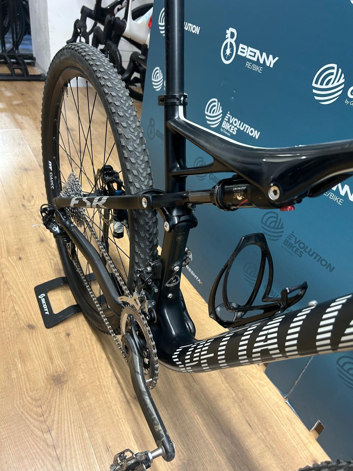 Specjalistyczny epicki rozmiar elitarny M - Używany