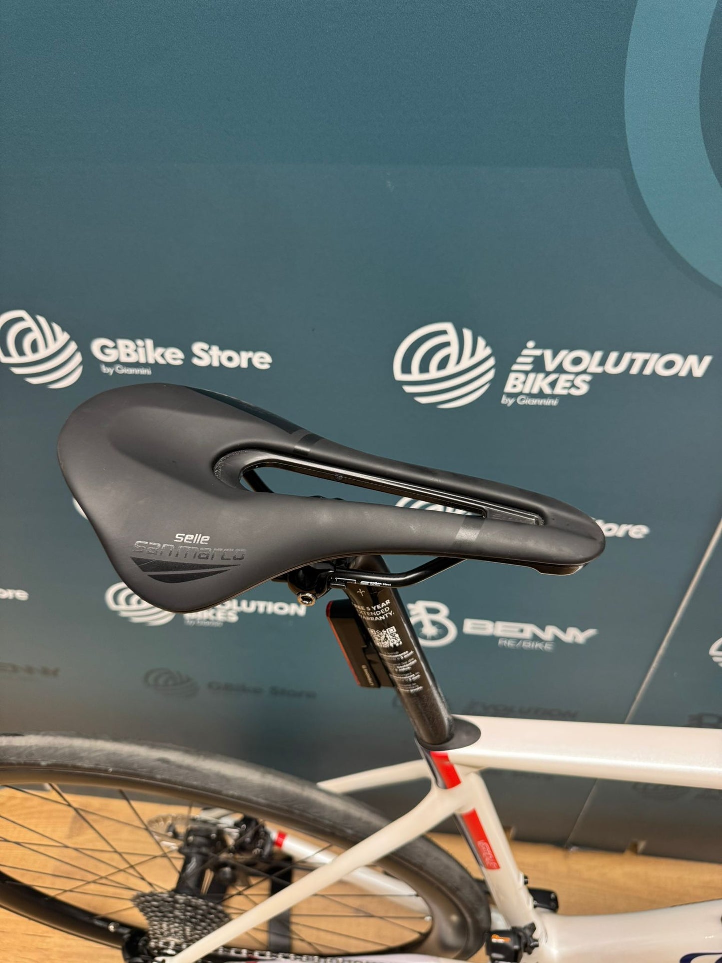 Wilier Verticale Rozmiar lustrzanki Ultegra Di2 L - Używany