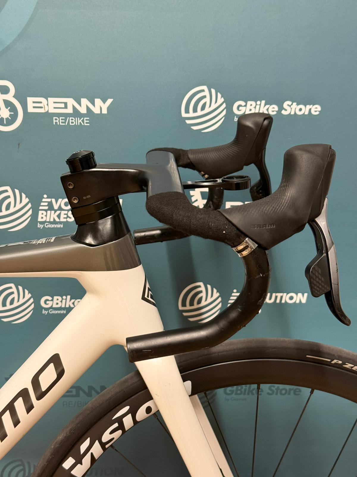 Megamo Raise corta M - Usado