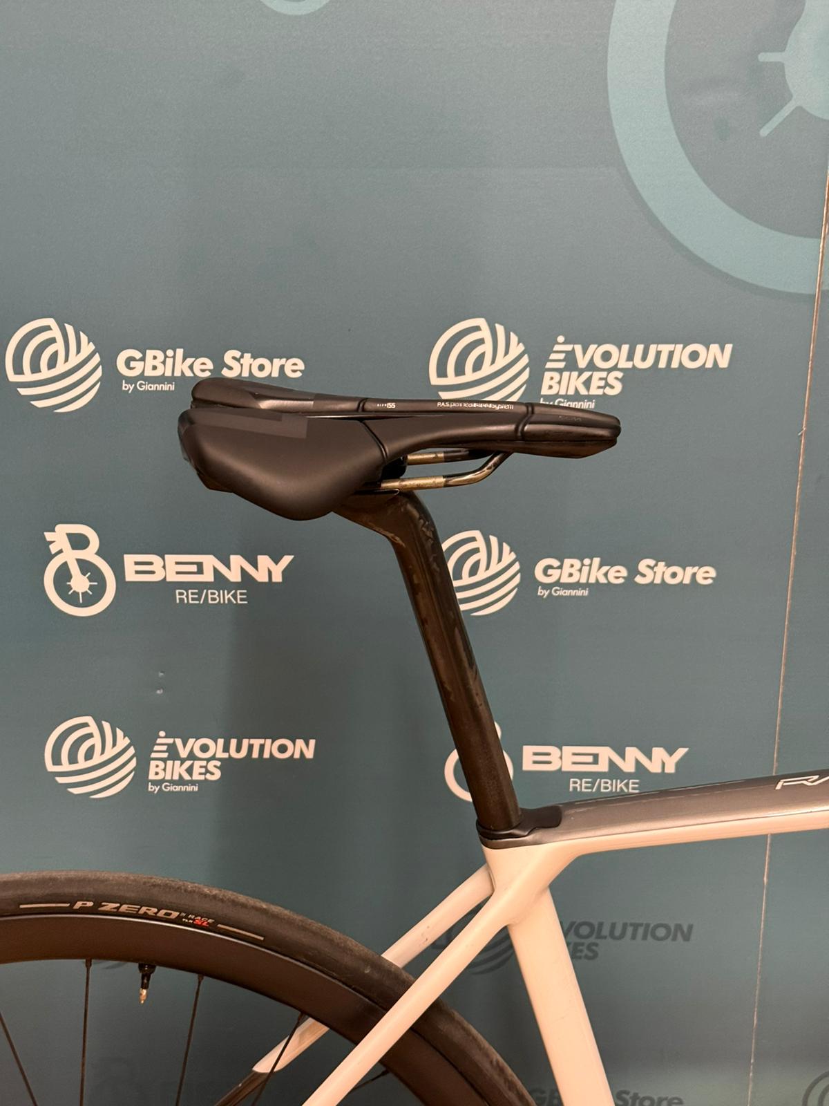 Megamo Raise corta M - Usado