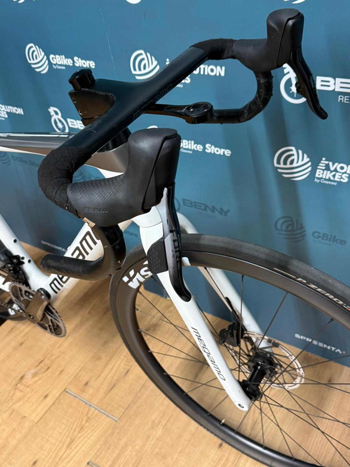 Megamo Raise corta M - Usado