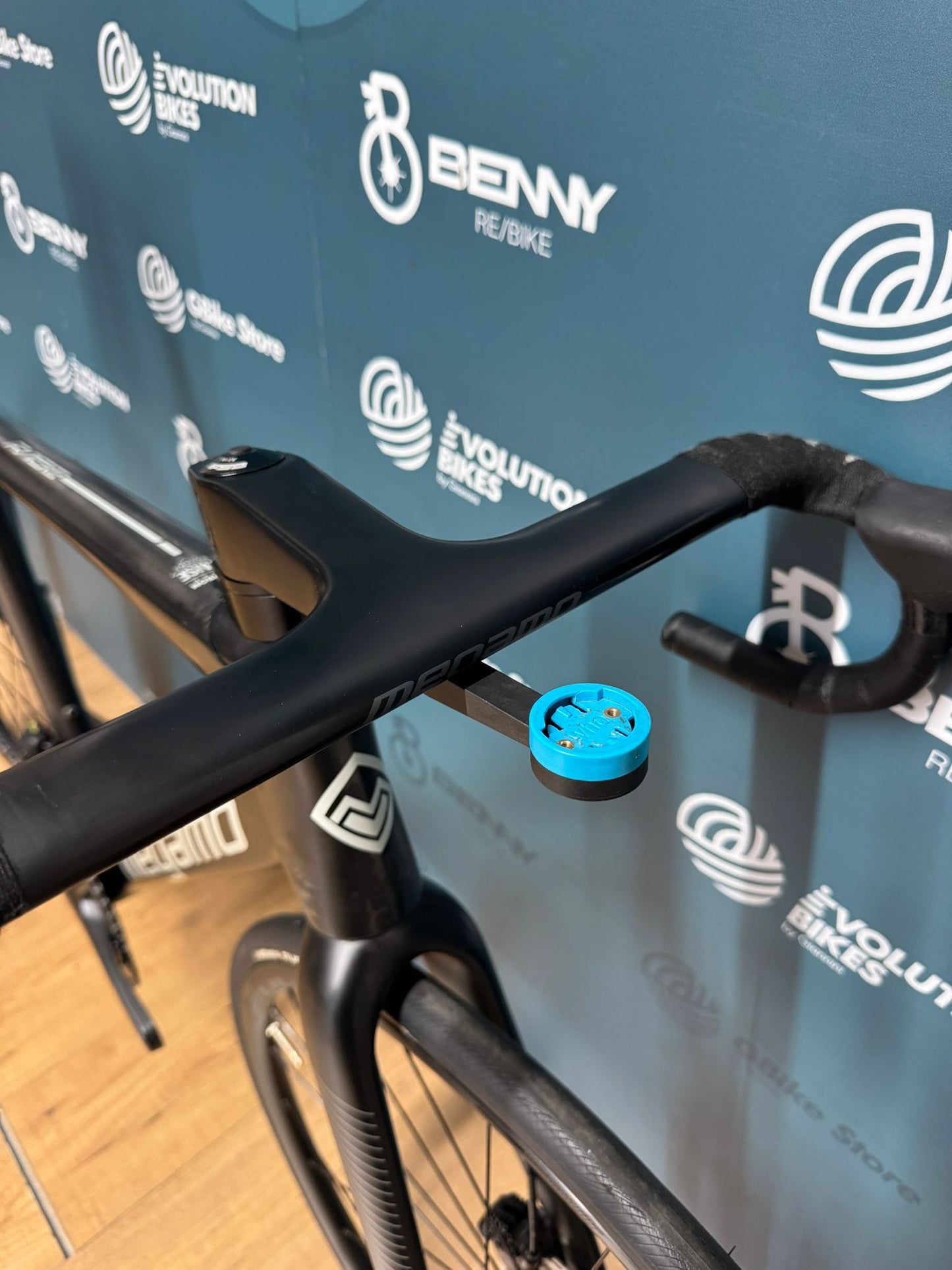 Megamo Raise Ultegra Di2 12v Rozmiar dysku M - Używany