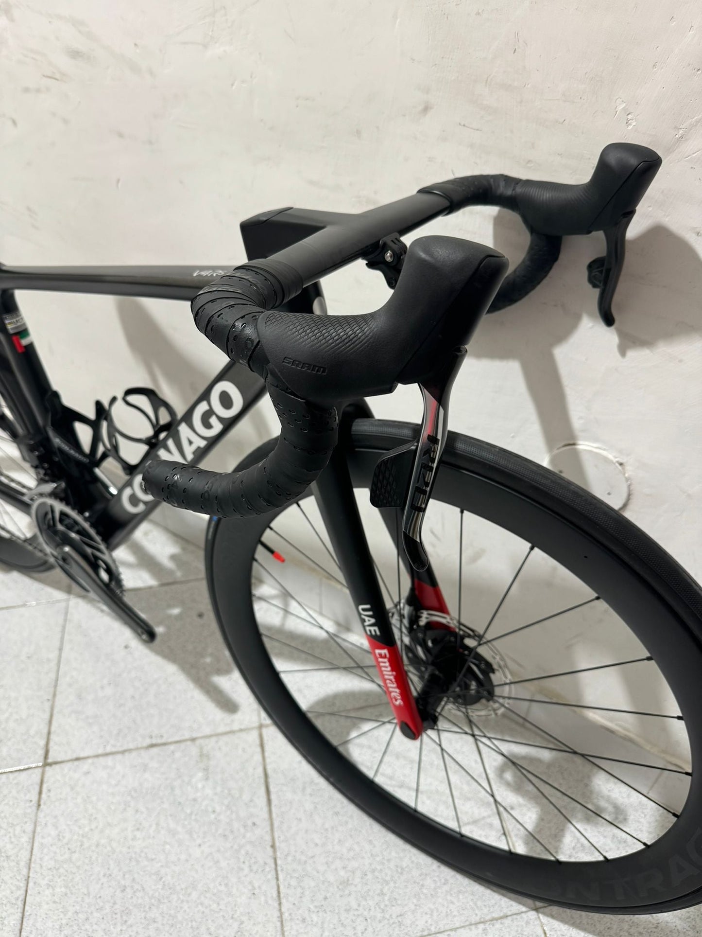 Colnago V4RS VAE Emirates Größe 42s - verwendet